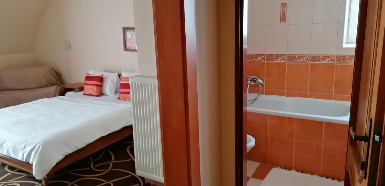 Pension Magnolia Trencin Exterior photo